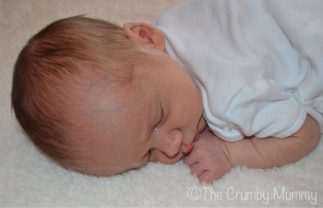 how to change a newborn baby boy's nappy