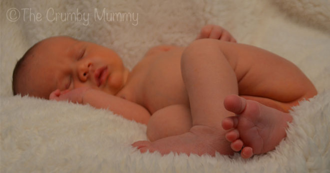 newborn tiny toes