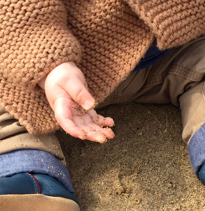 sandy hands