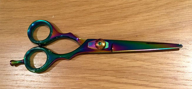 haircut at home scissors